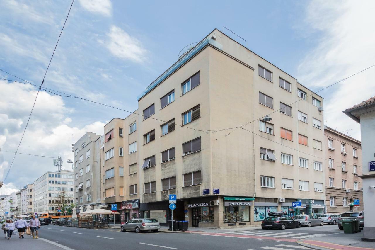 Studio Apartments Near Park Zrinjevac Zagreb Exterior photo